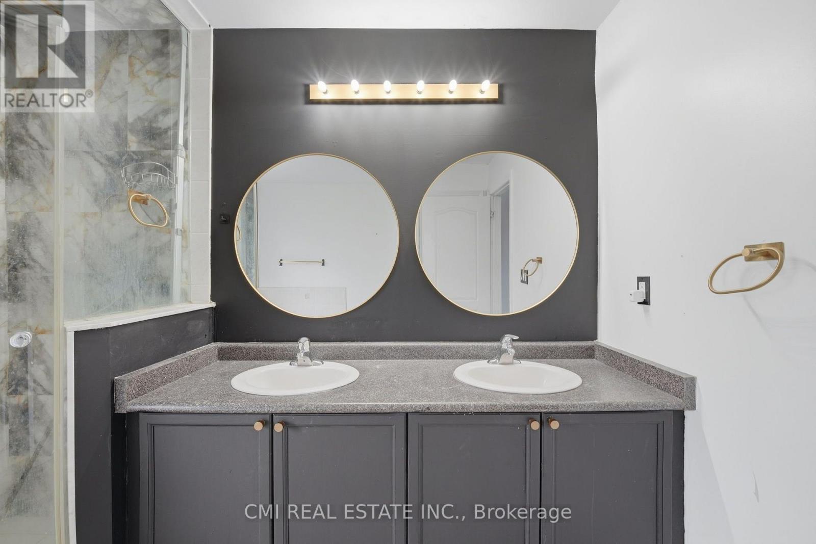 #21 1295 WHARF STREET - Image 32