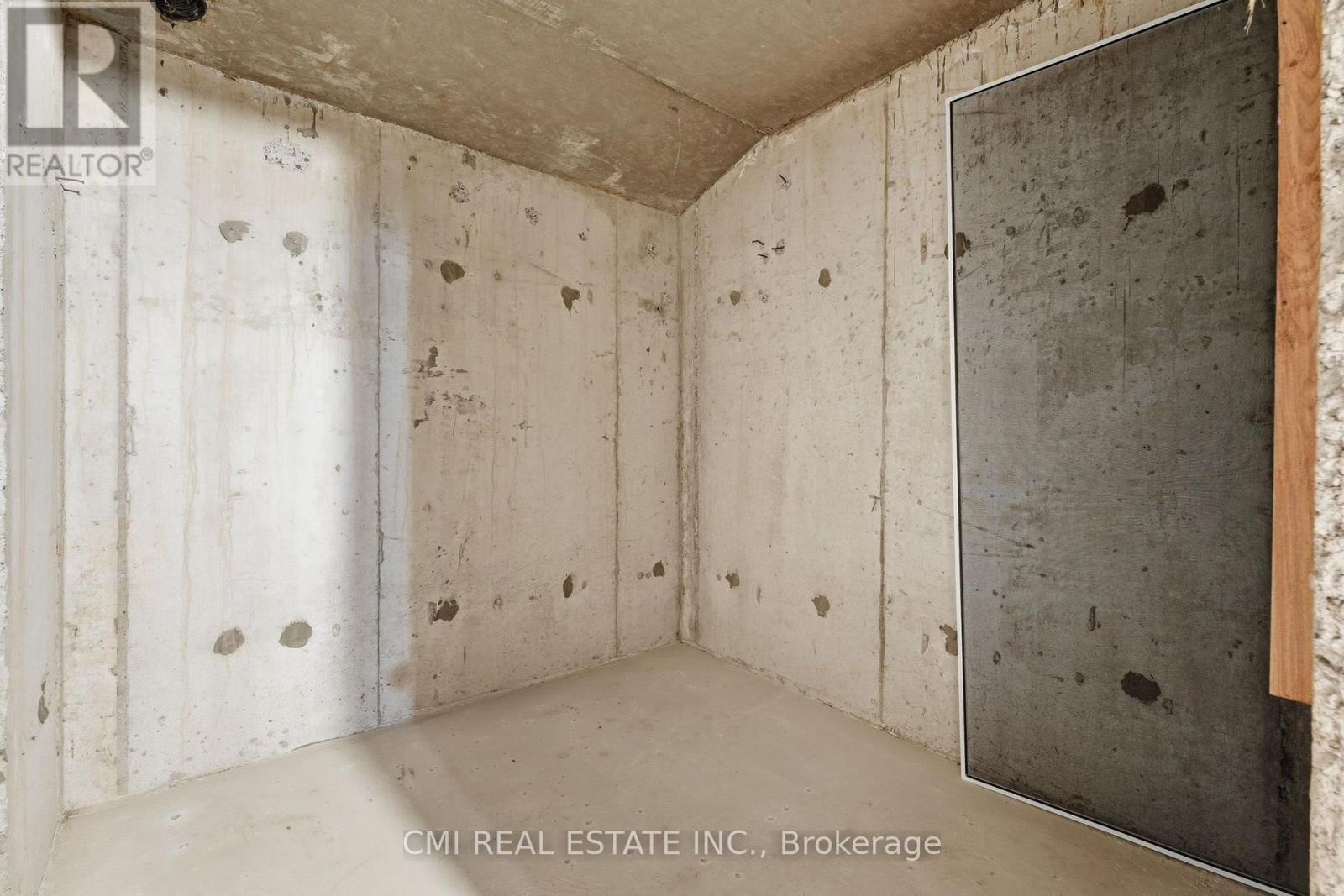 #21 1295 WHARF STREET - 35
