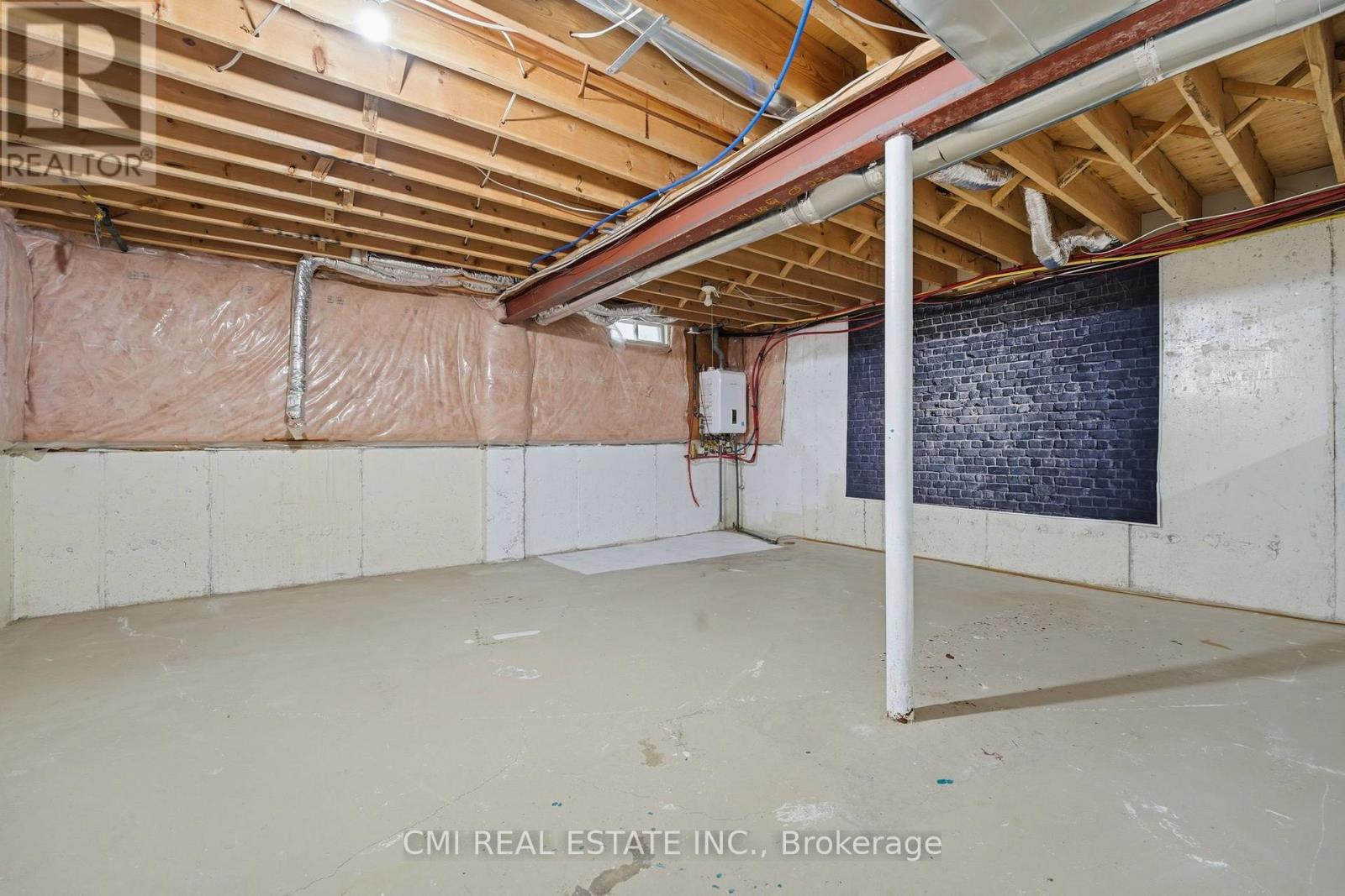#21 1295 WHARF STREET - 36