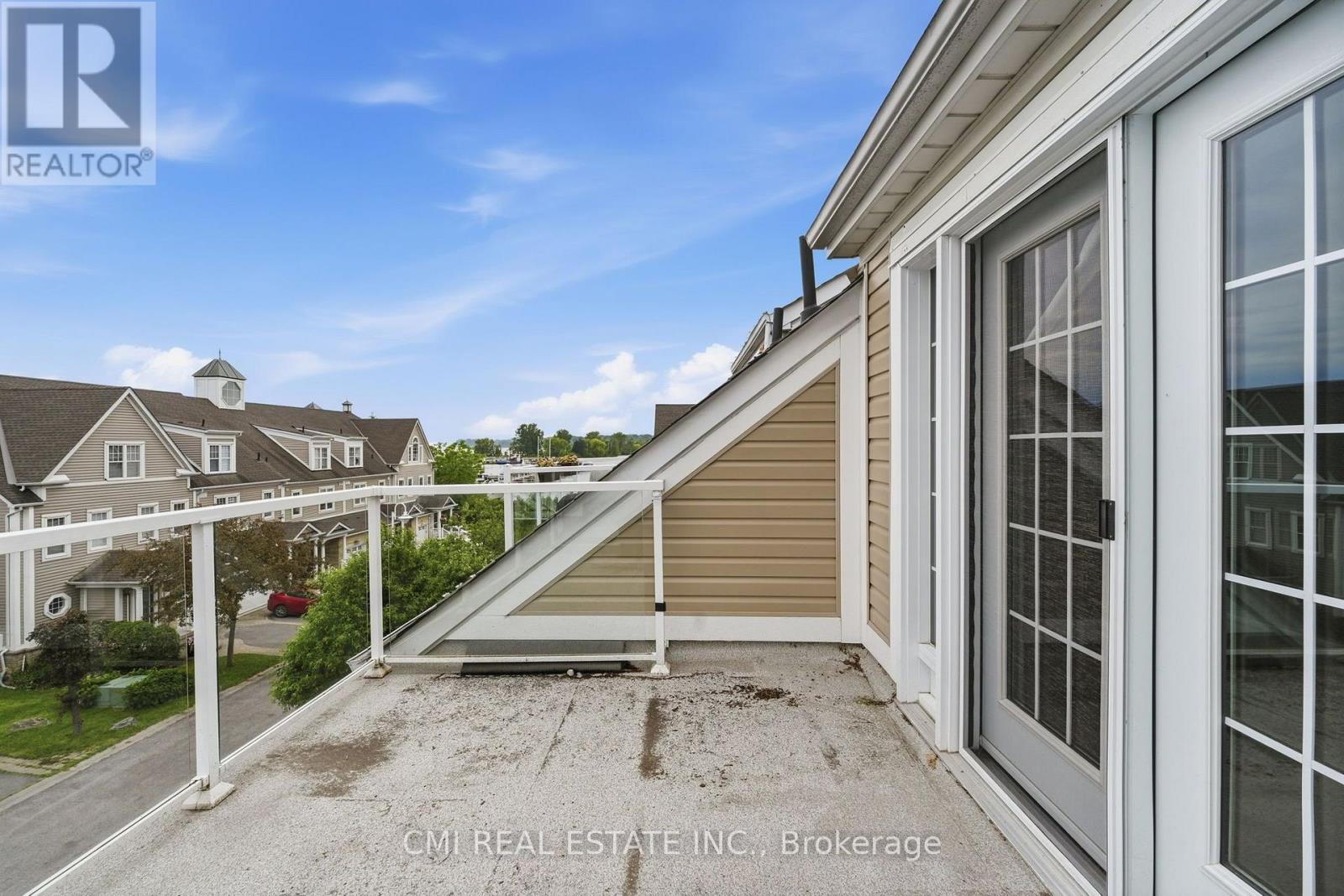 #21 1295 WHARF STREET - 41