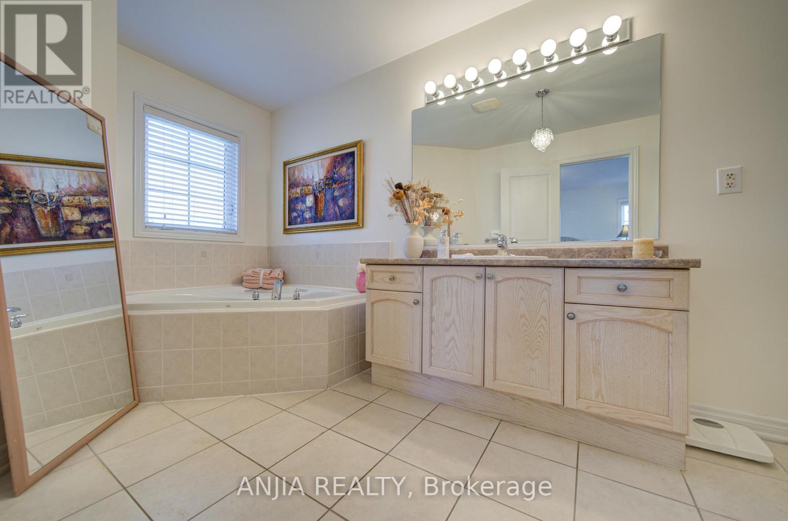 6926 14TH AVENUE - 33
