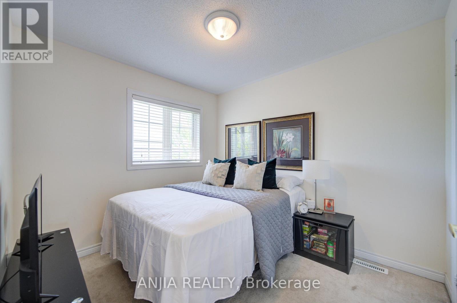 6926 14TH AVENUE - 35