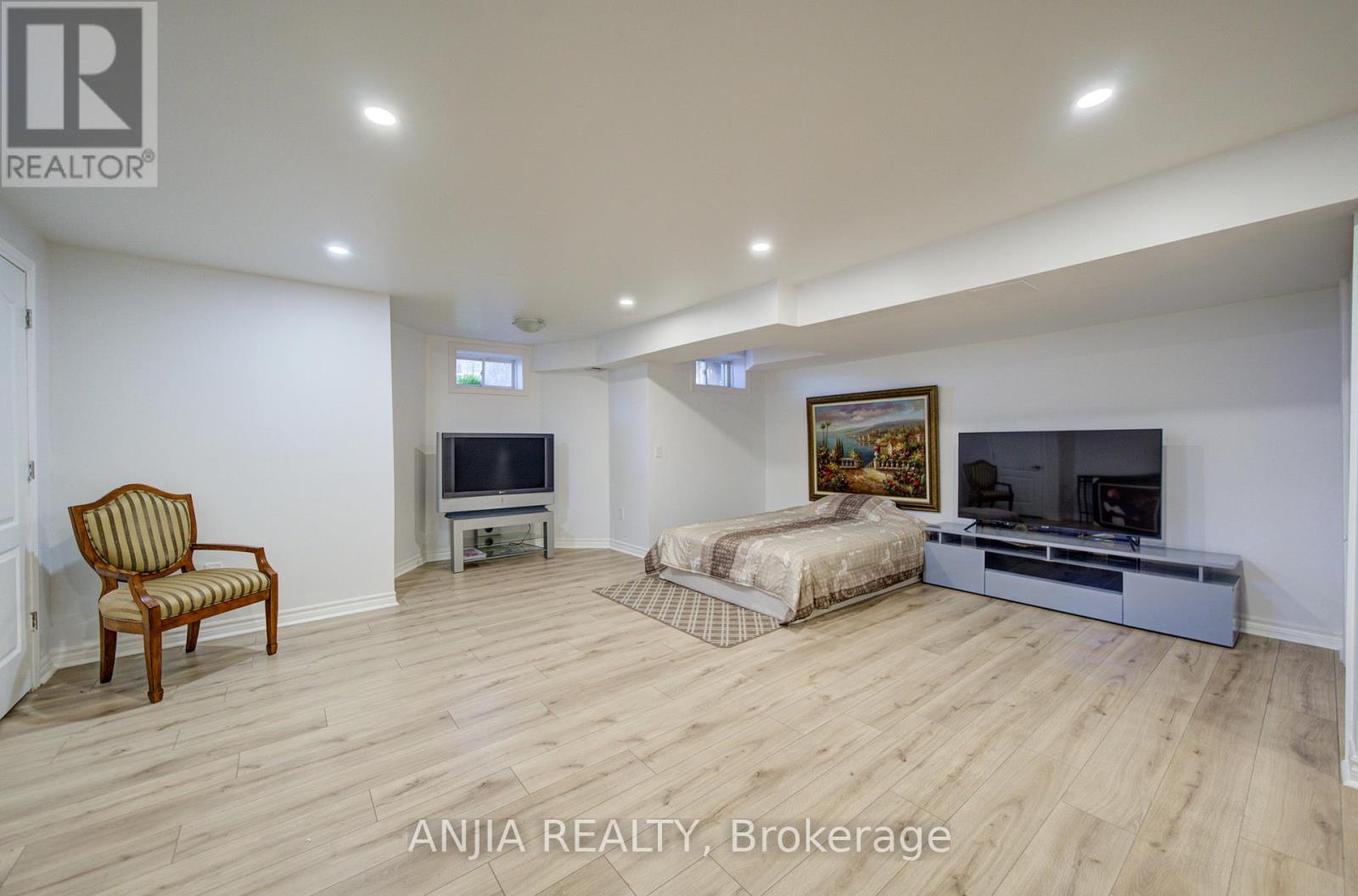 6926 14TH AVENUE - 42