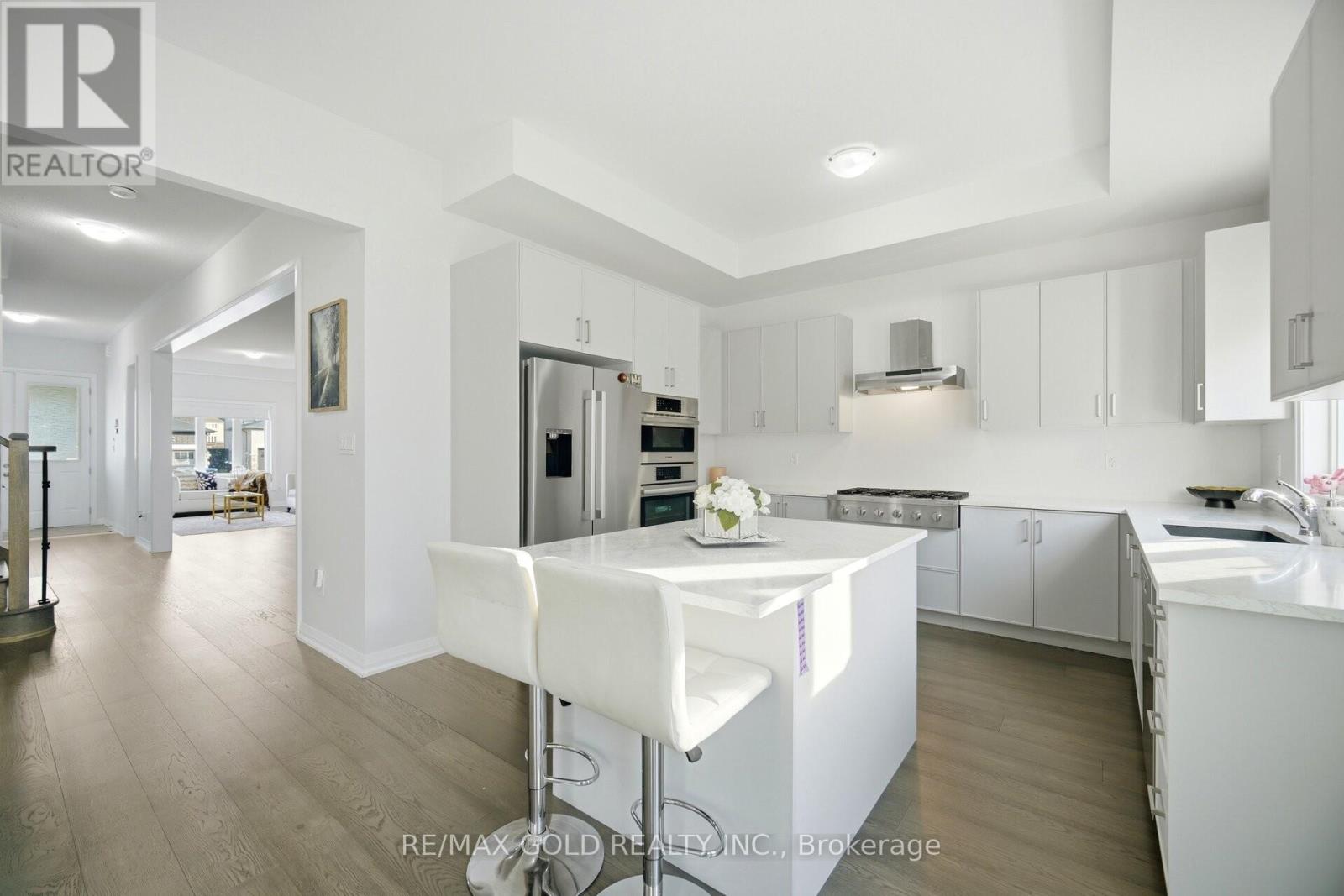 1583 STOVELL CRESCENT - 10