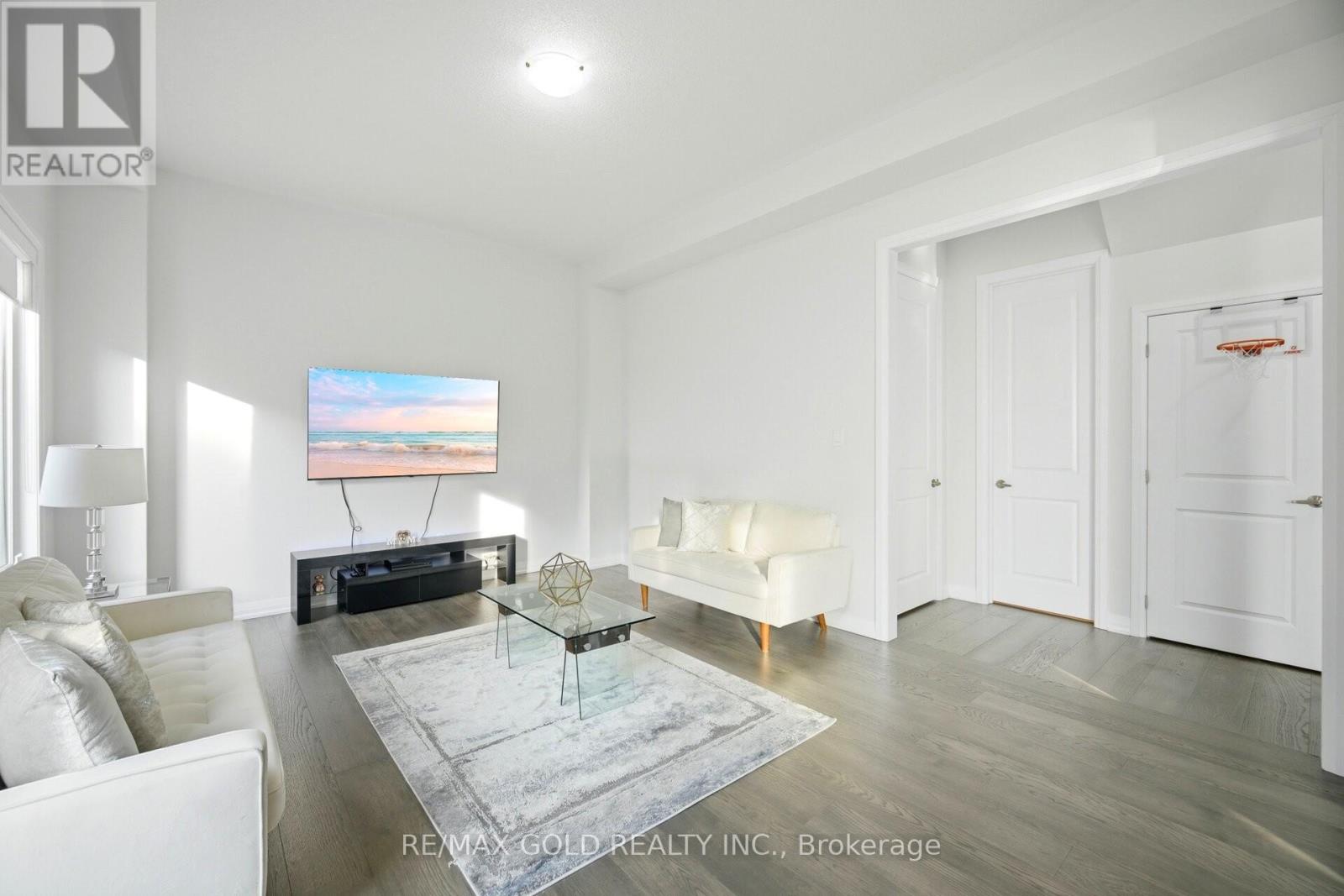 1583 STOVELL CRESCENT - 14