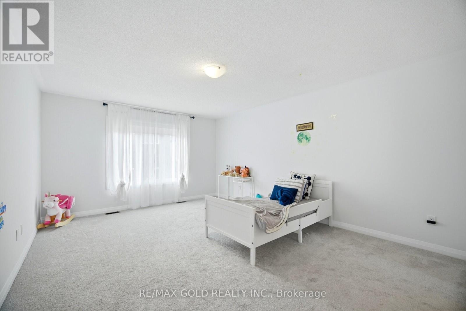 1583 STOVELL CRESCENT - 24