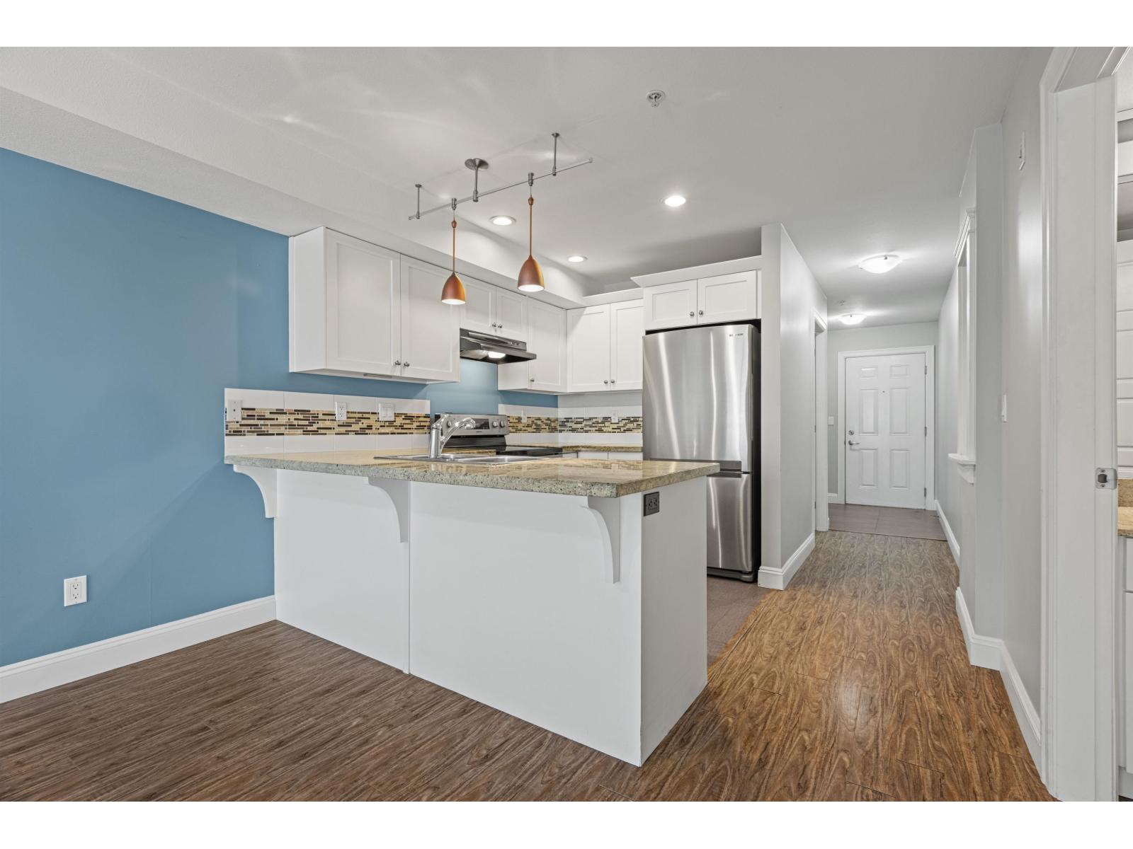 301 45640 ALMA AVENUE, Vedder Crossing, Chilliwack