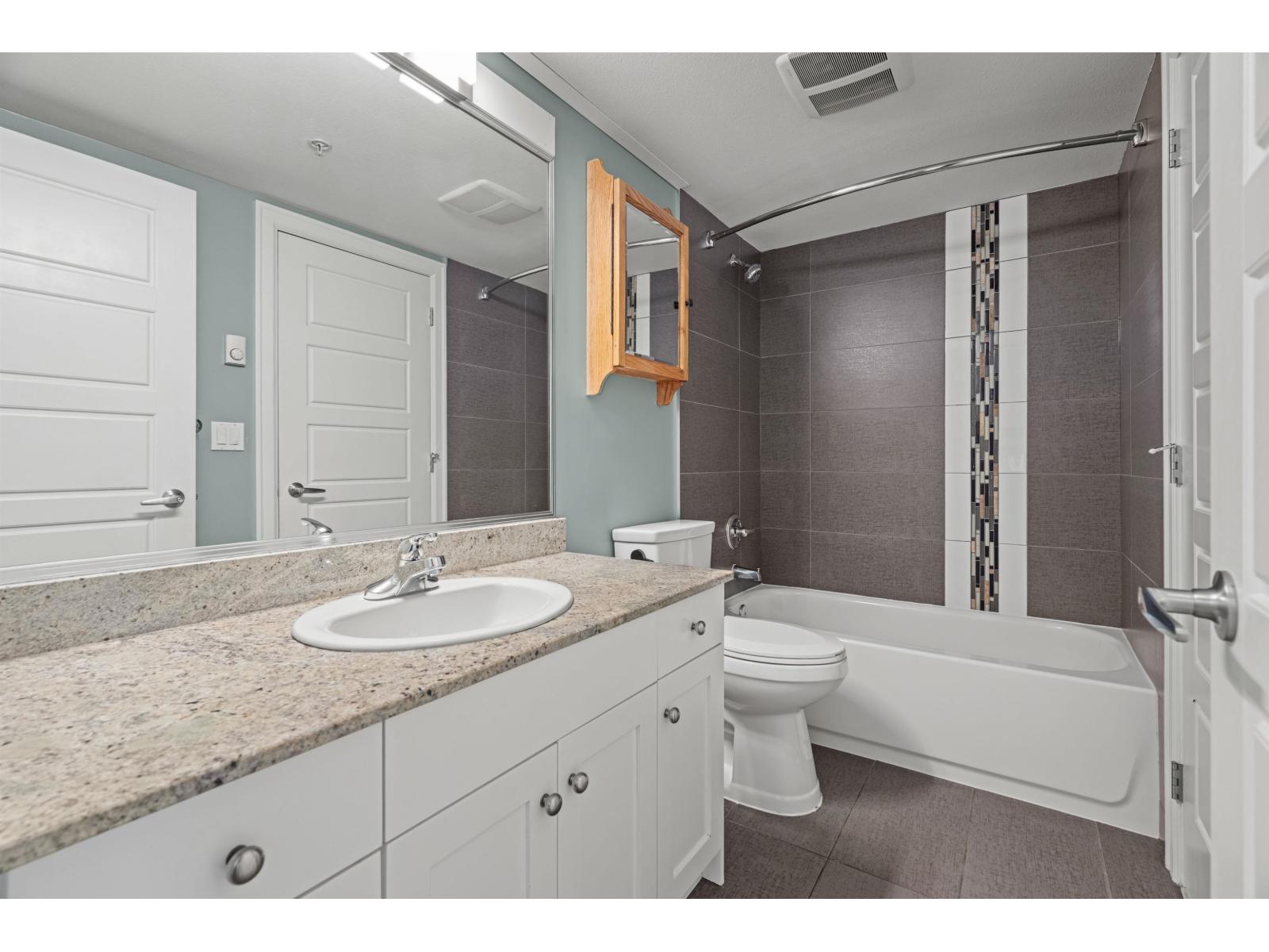 301 45640 ALMA AVENUE, Vedder Crossing, Chilliwack