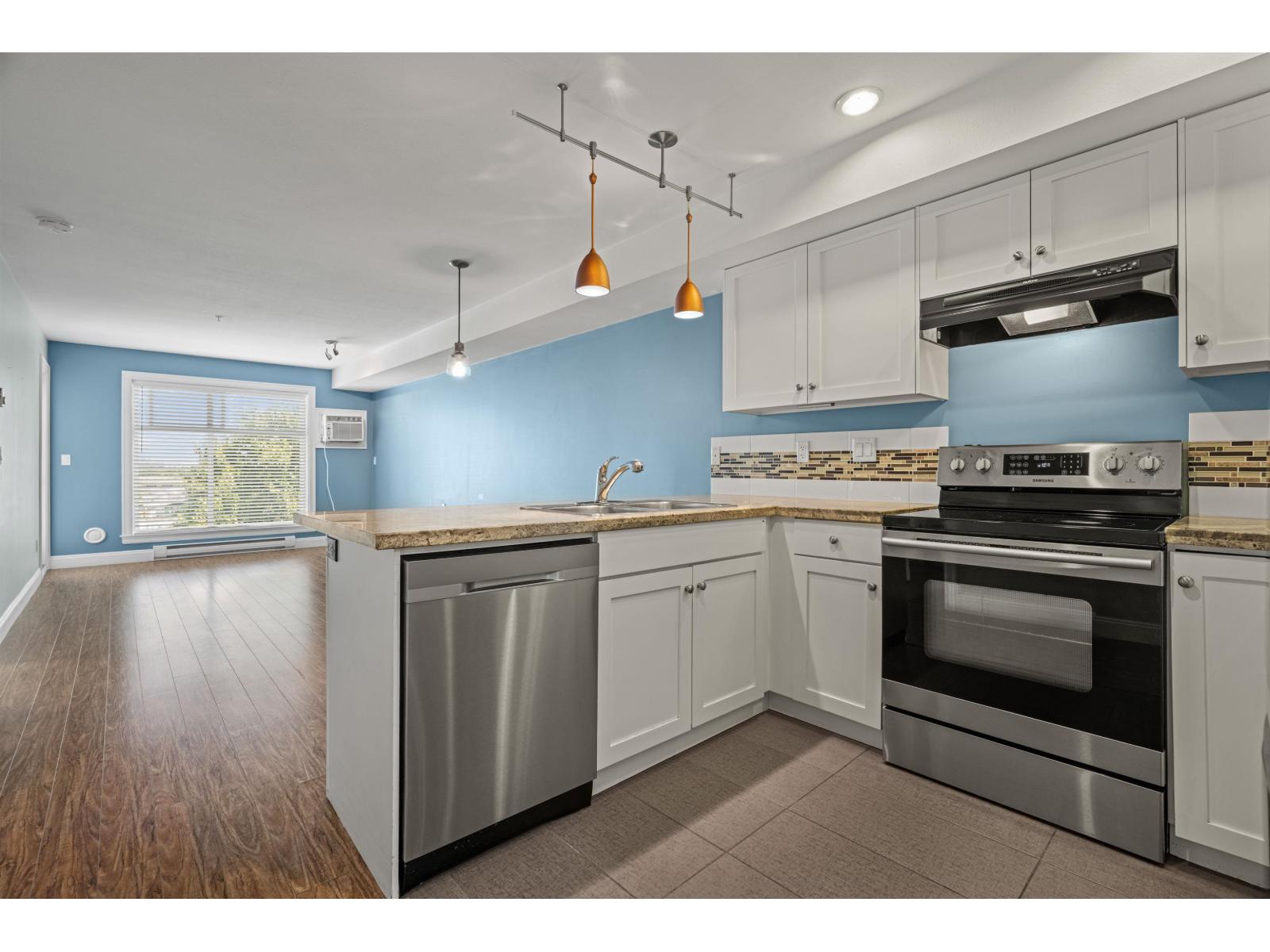 301 45640 ALMA AVENUE, Vedder Crossing, Chilliwack