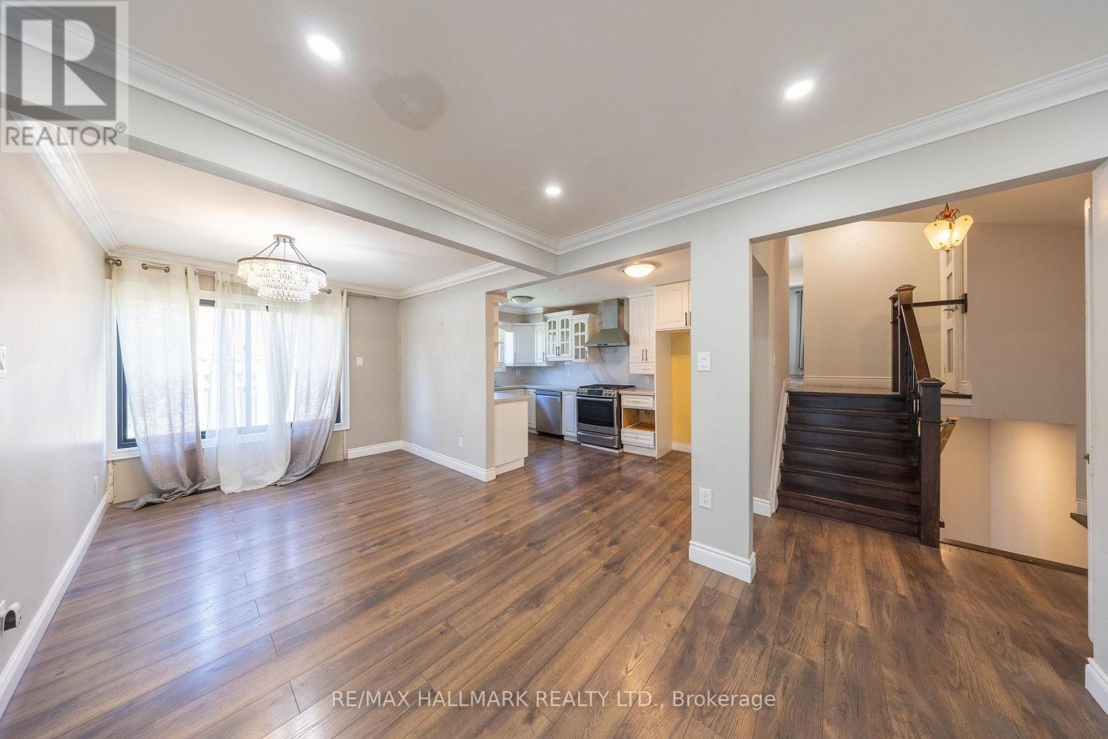 109 THICKSON ROAD S - 12