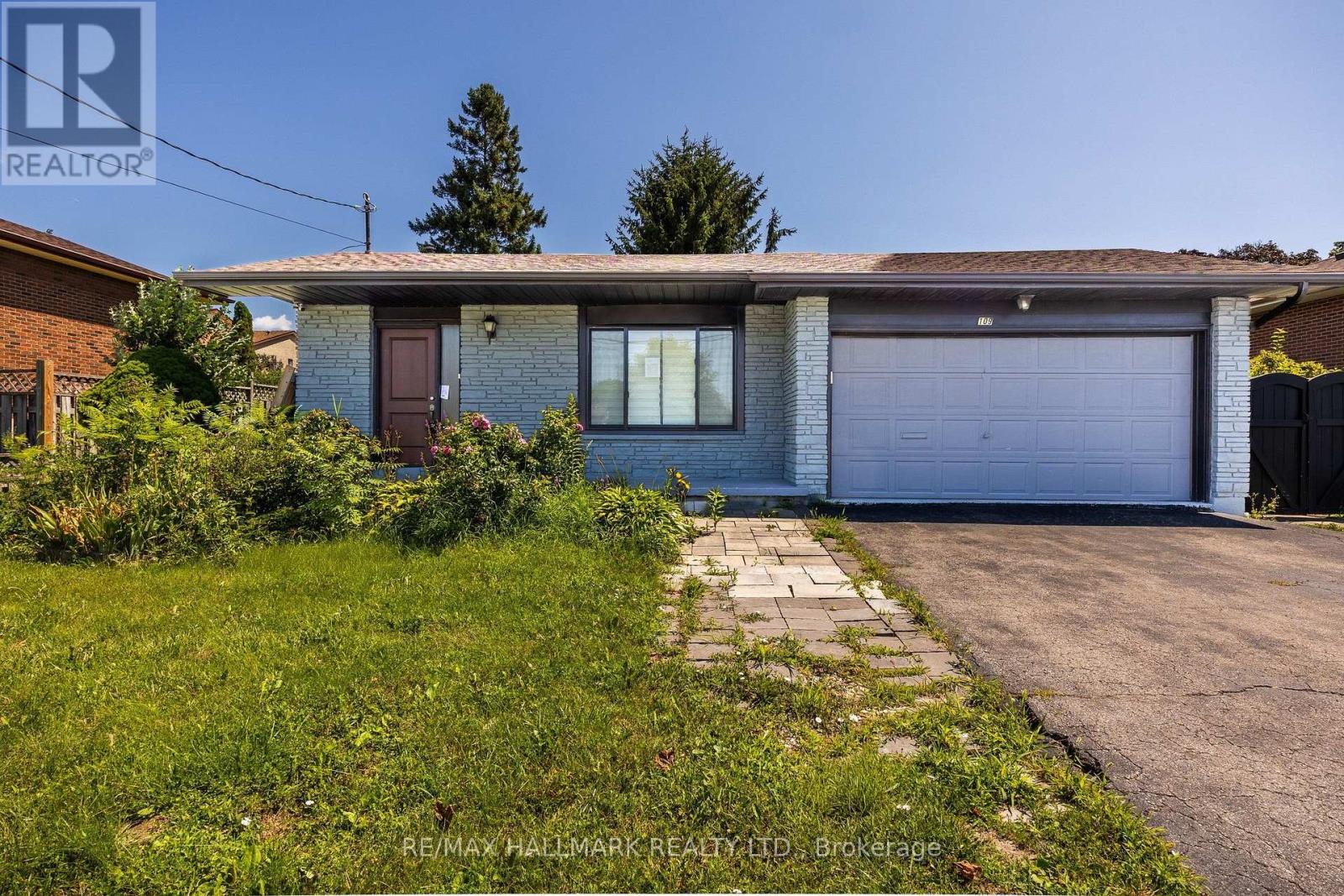 109 THICKSON ROAD S, Whitby (Blue Grass Meadows) — photo 2