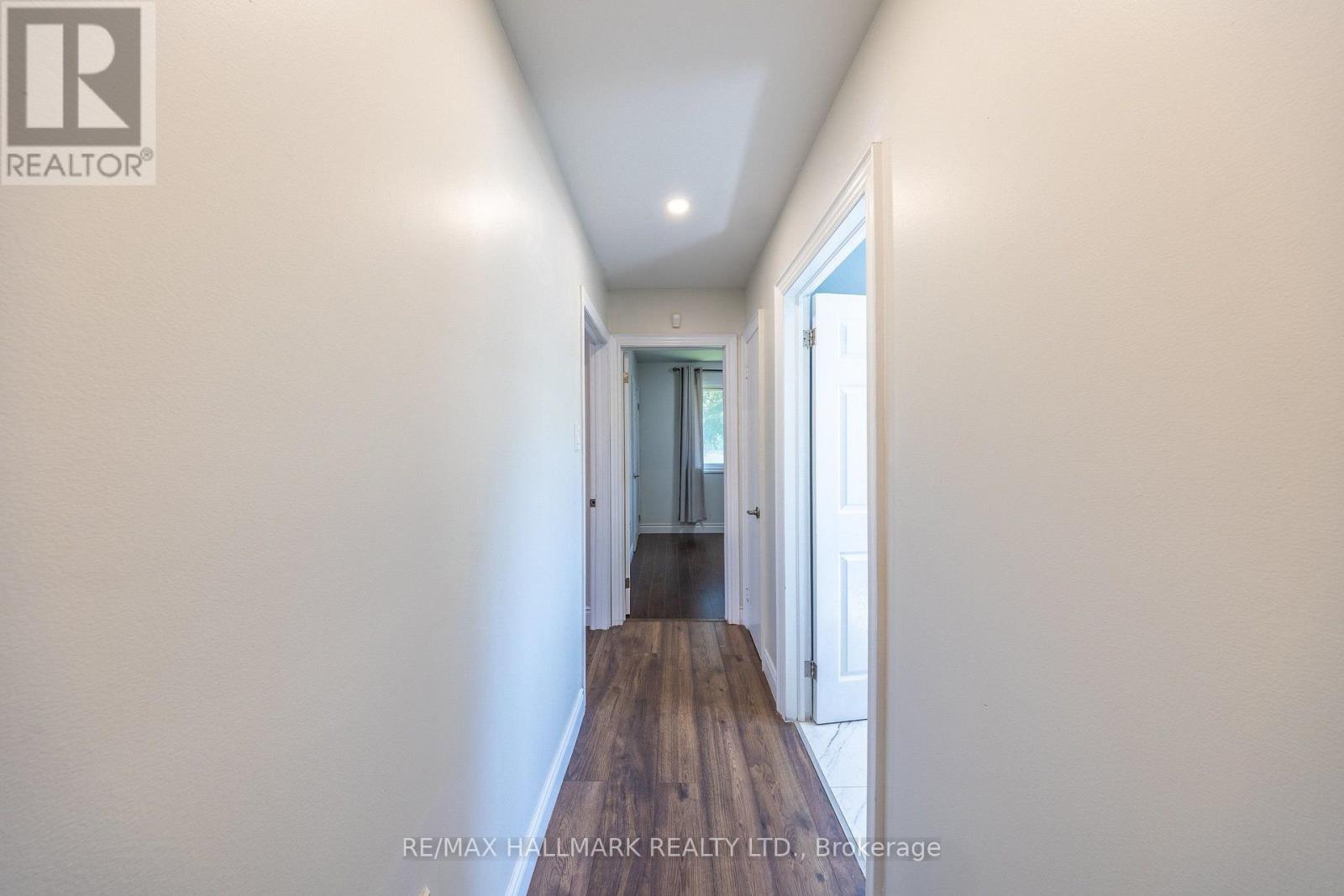 109 THICKSON ROAD S - 27