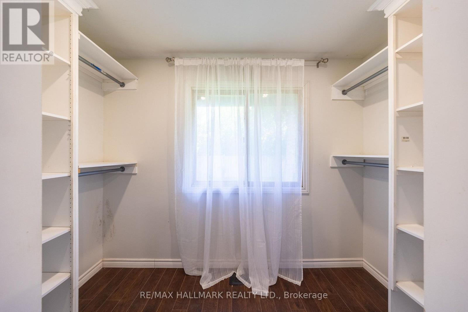 109 THICKSON ROAD S - 35