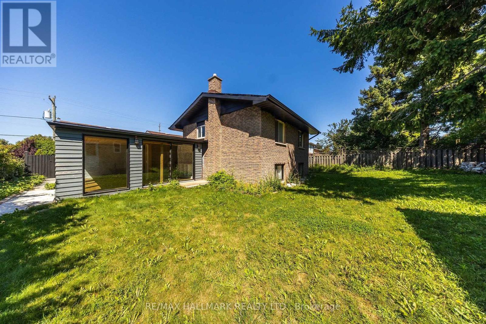 109 THICKSON ROAD S - 47