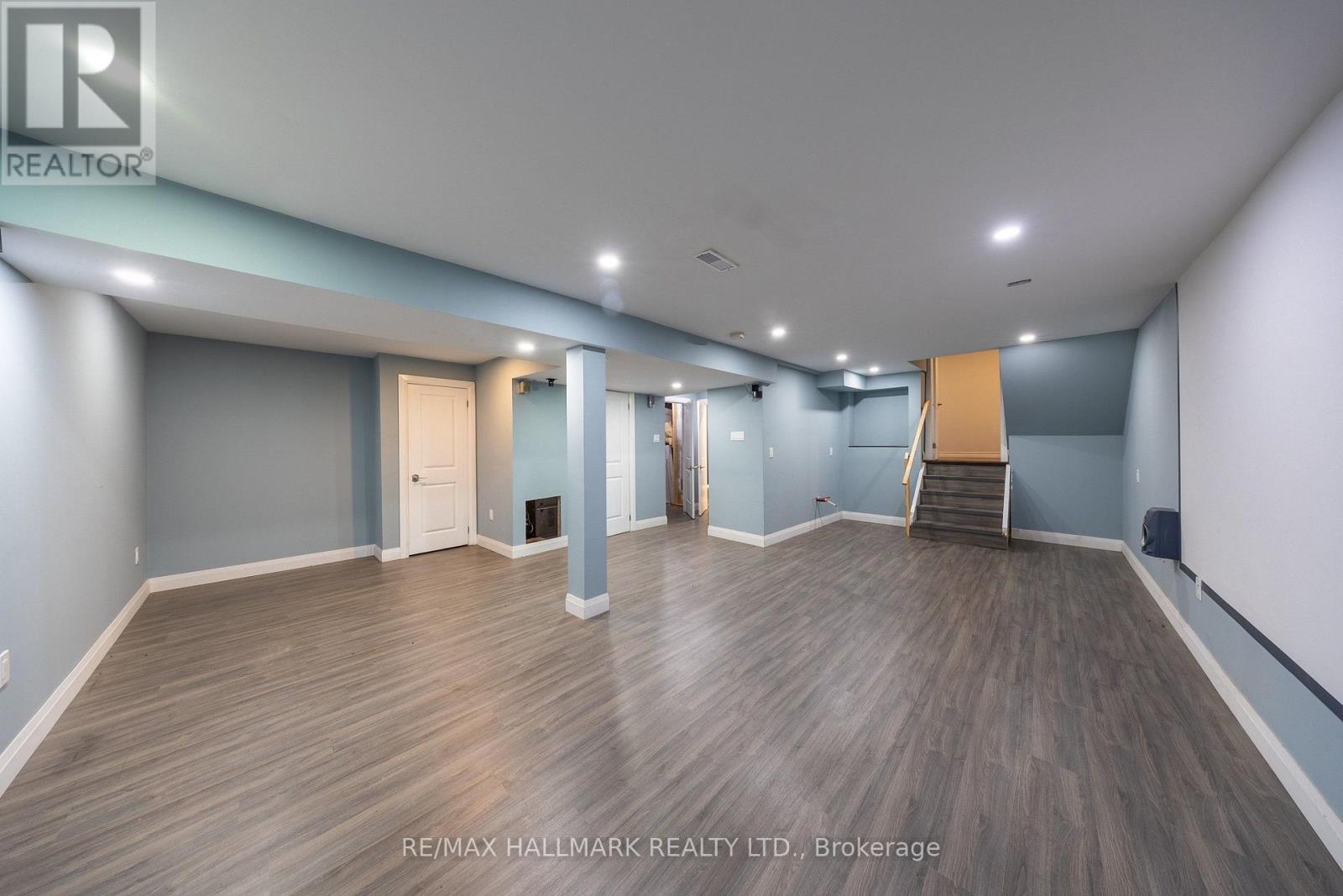 109 THICKSON ROAD S - 43