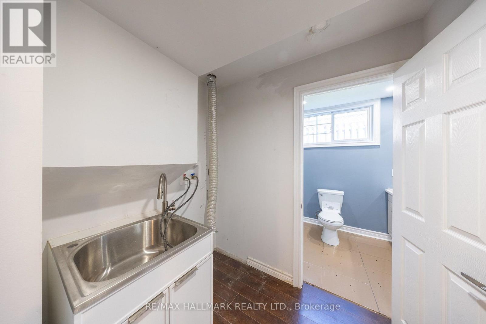 109 THICKSON ROAD S - 37