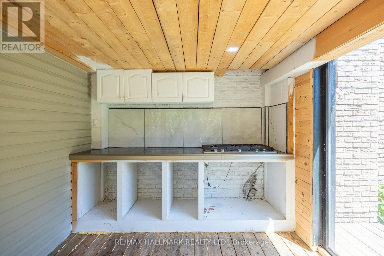 109 THICKSON ROAD S - 25