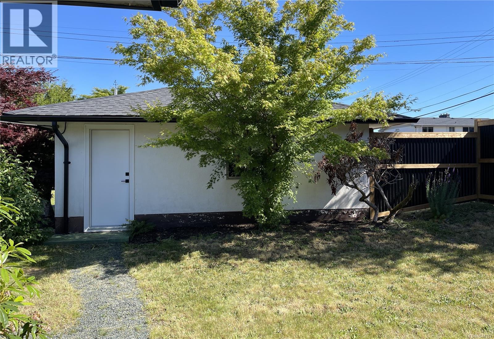 3811 Morton St - 23