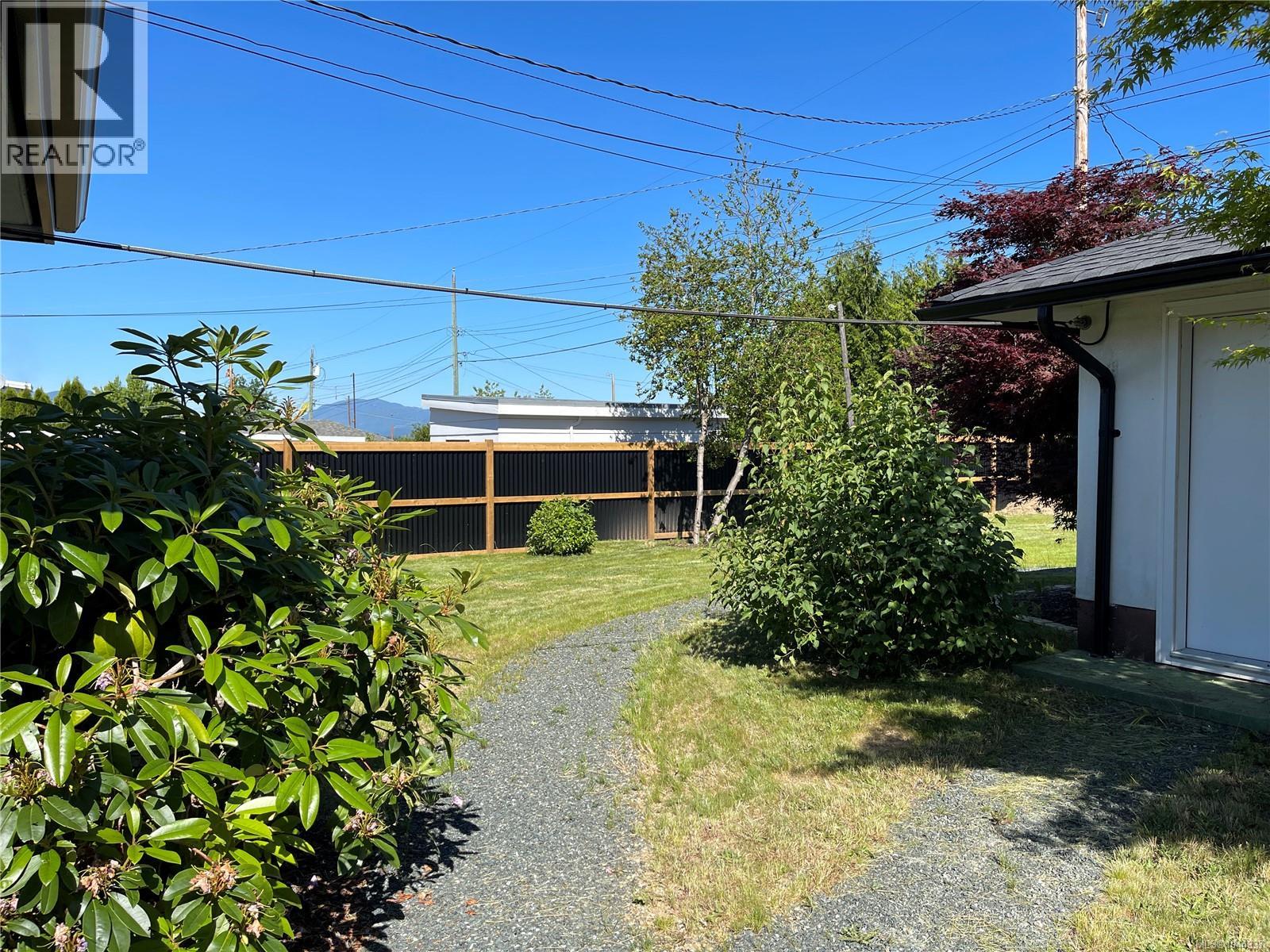 3811 Morton St - 25