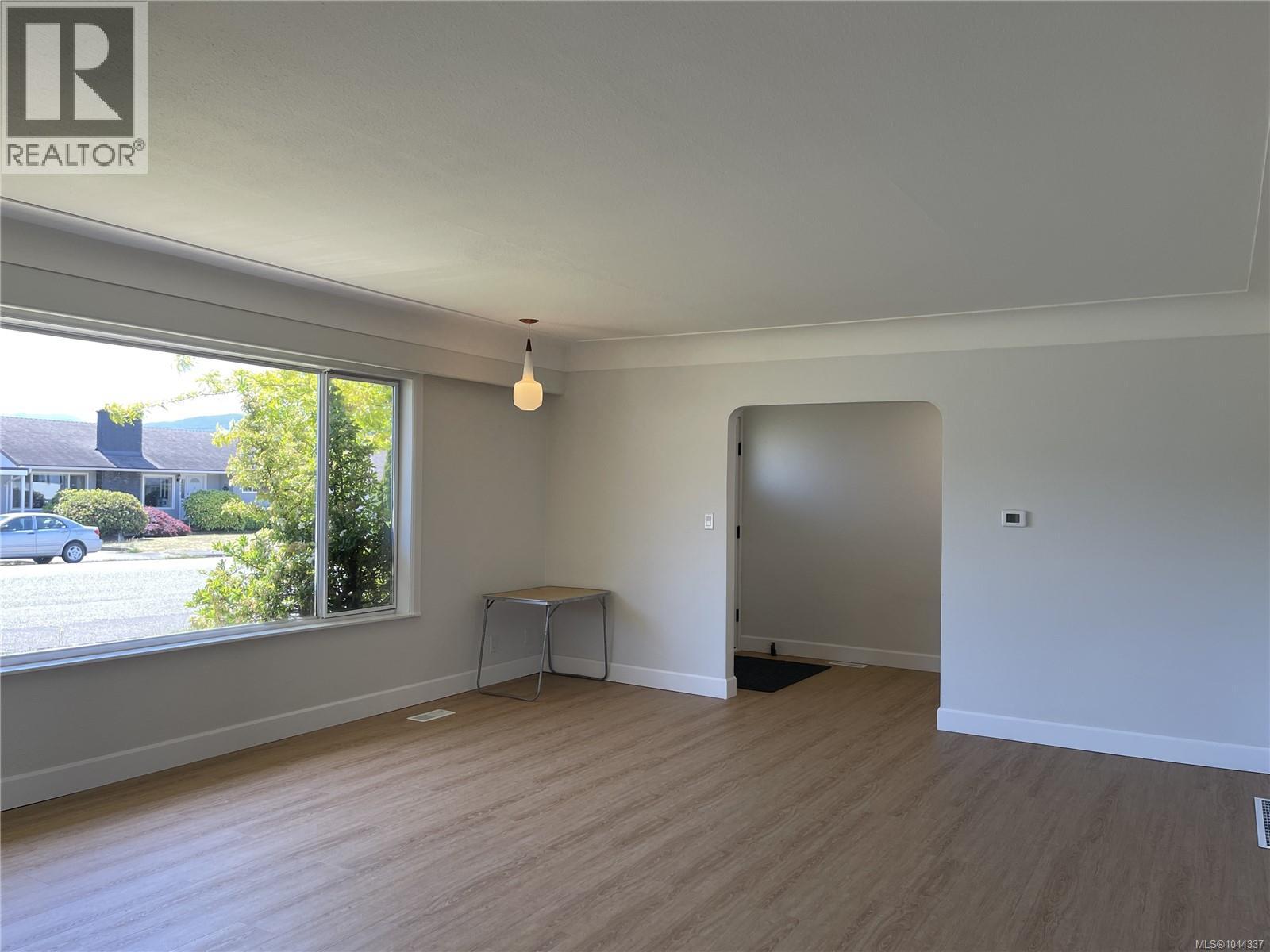 3811 Morton St - 4