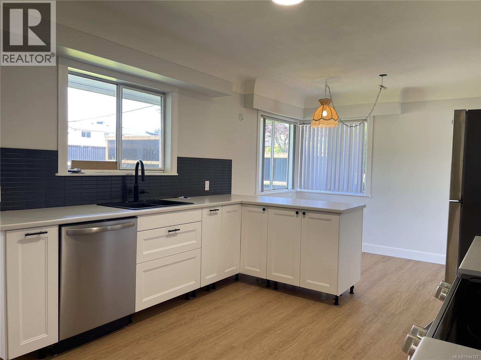 3811 Morton St - 5