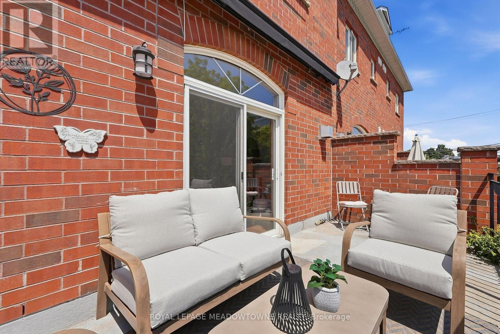 5C JAMES STREET - 28
