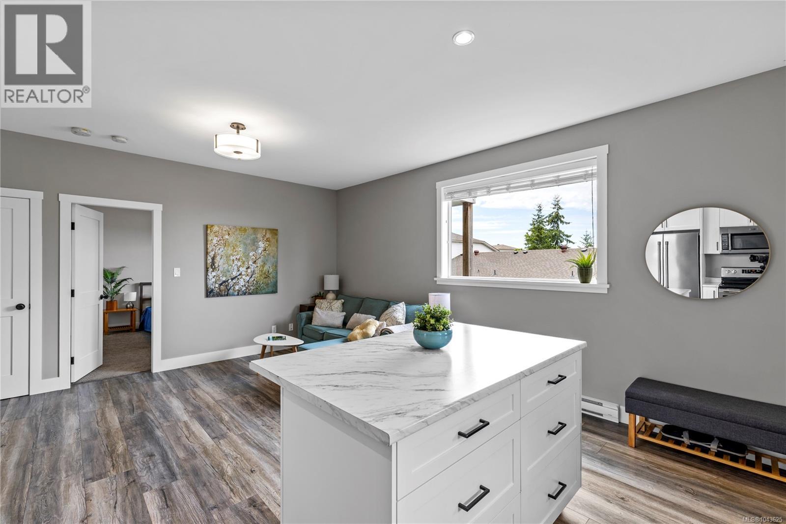 932 Hanington Rd - 35