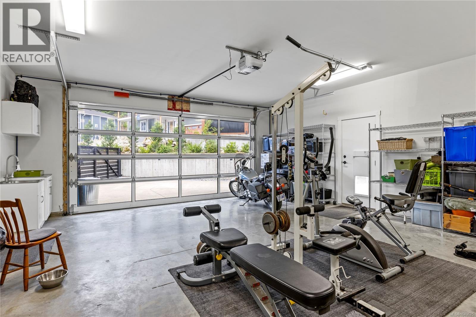 932 Hanington Rd - 41