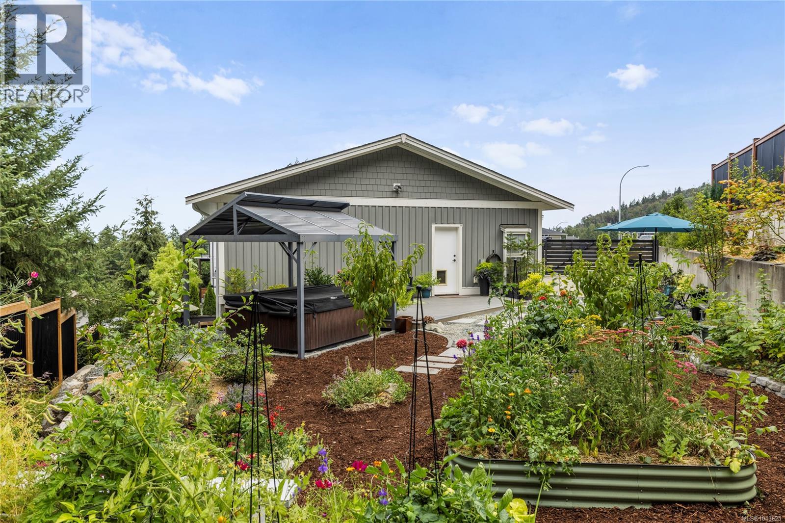 932 Hanington Rd - 46