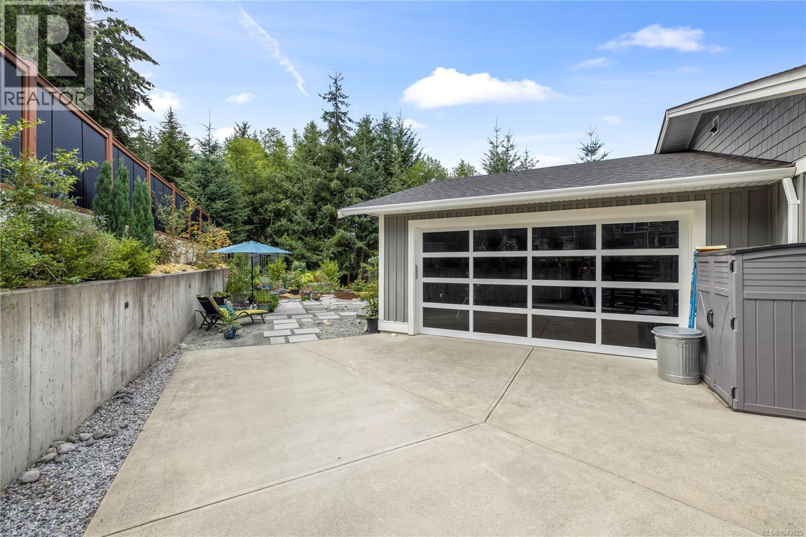 932 Hanington Rd - 53