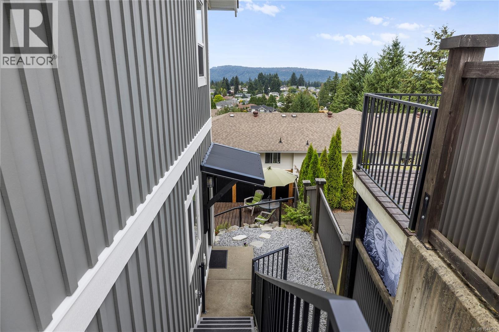 932 Hanington Rd - 55