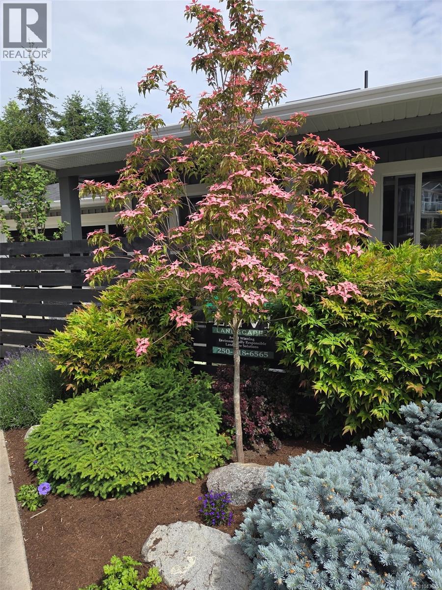 932 Hanington Rd - 69