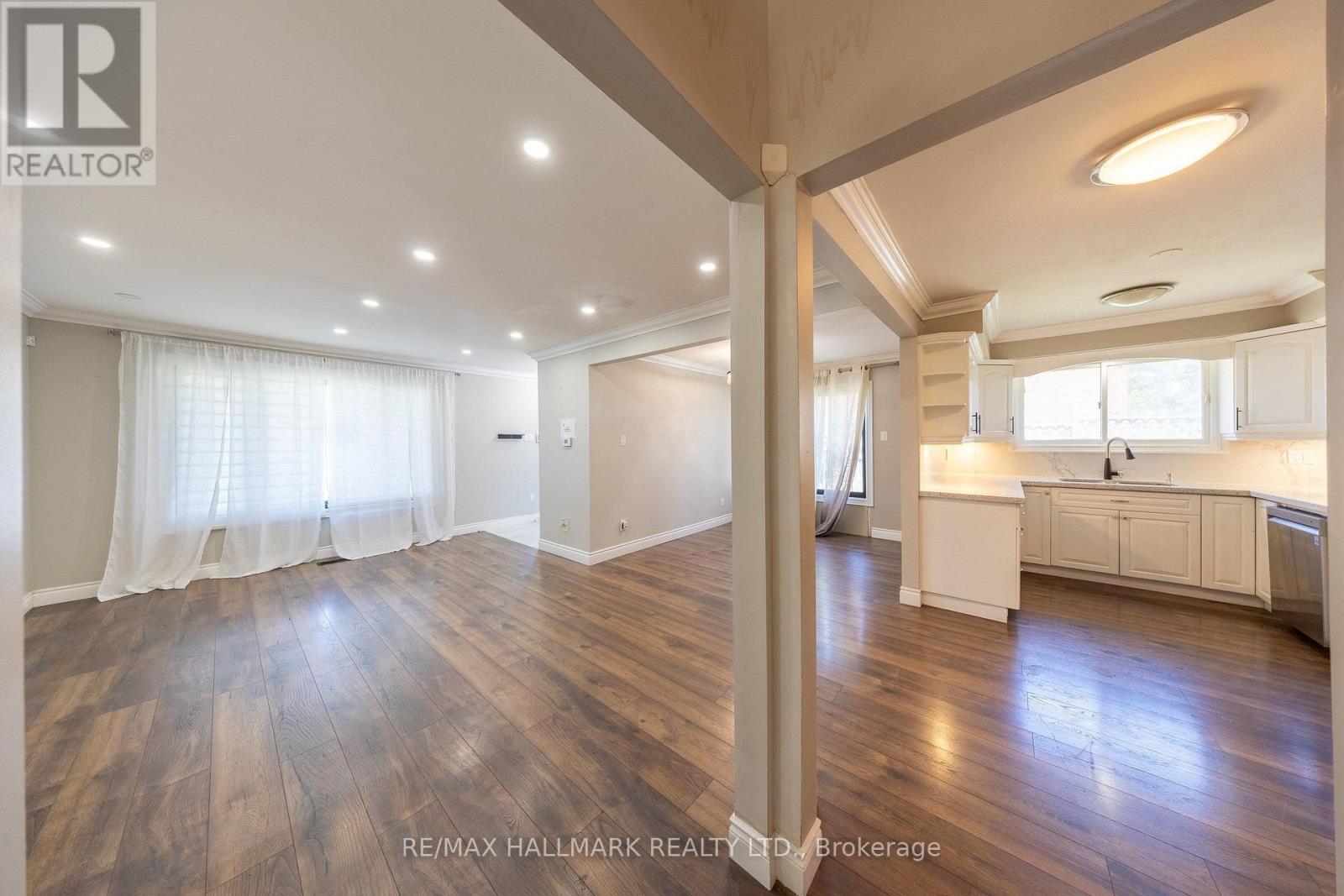109 THICKSON ROAD S - 26