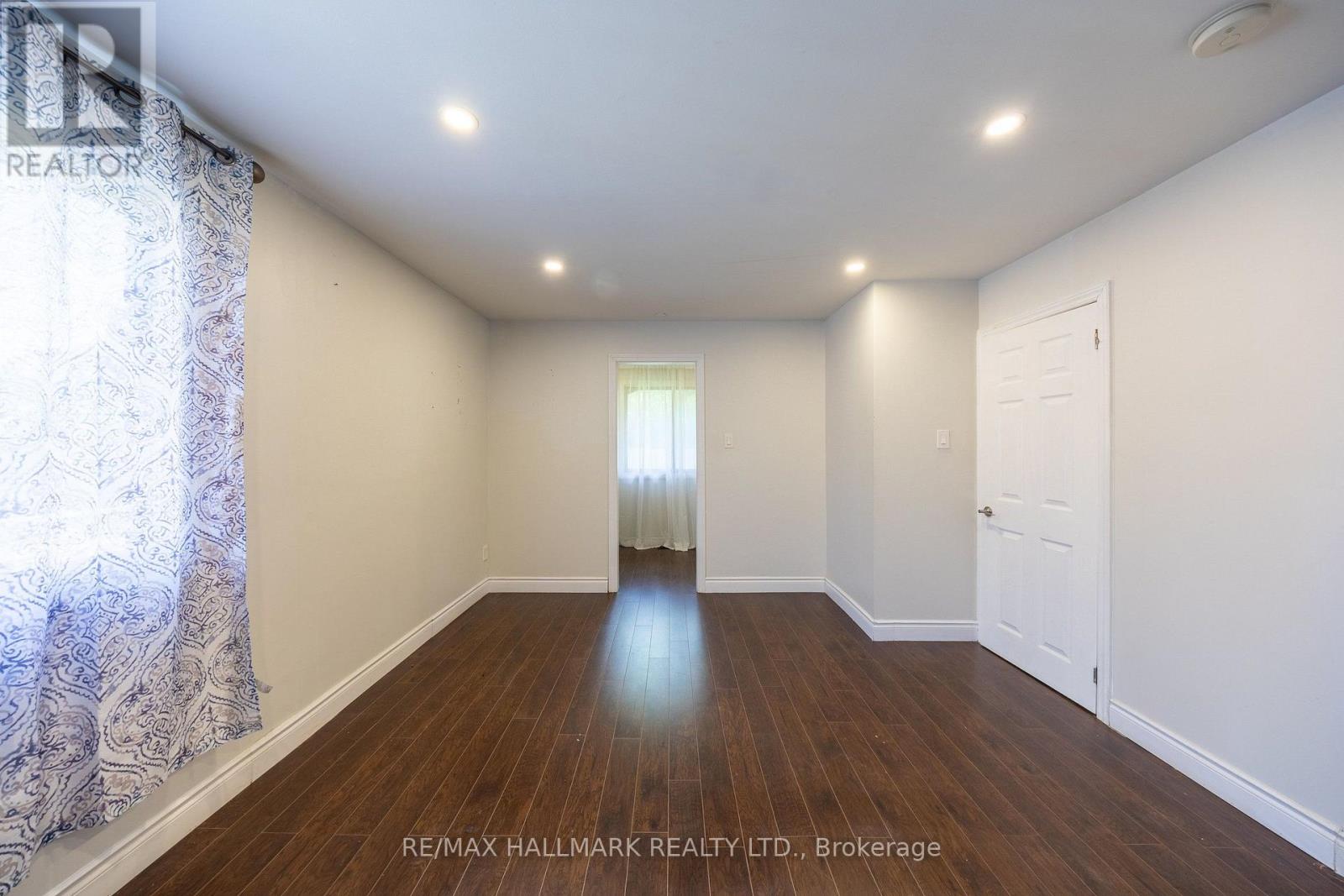 109 THICKSON ROAD S - 34