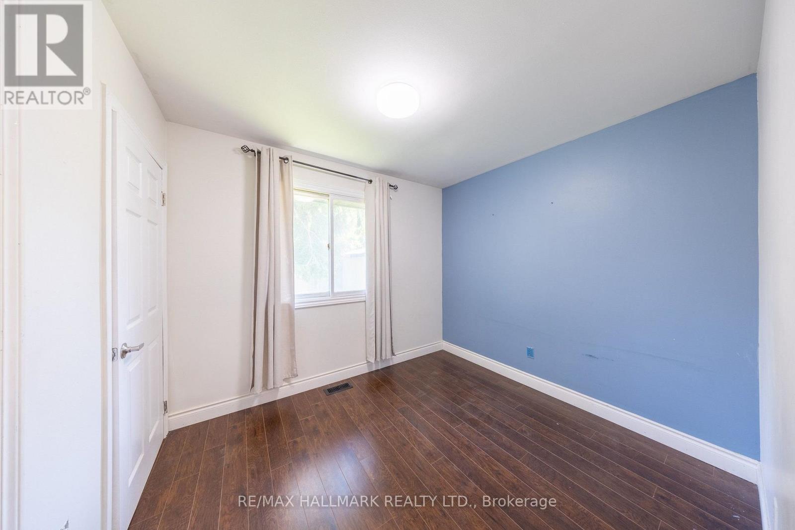109 THICKSON ROAD S - 30