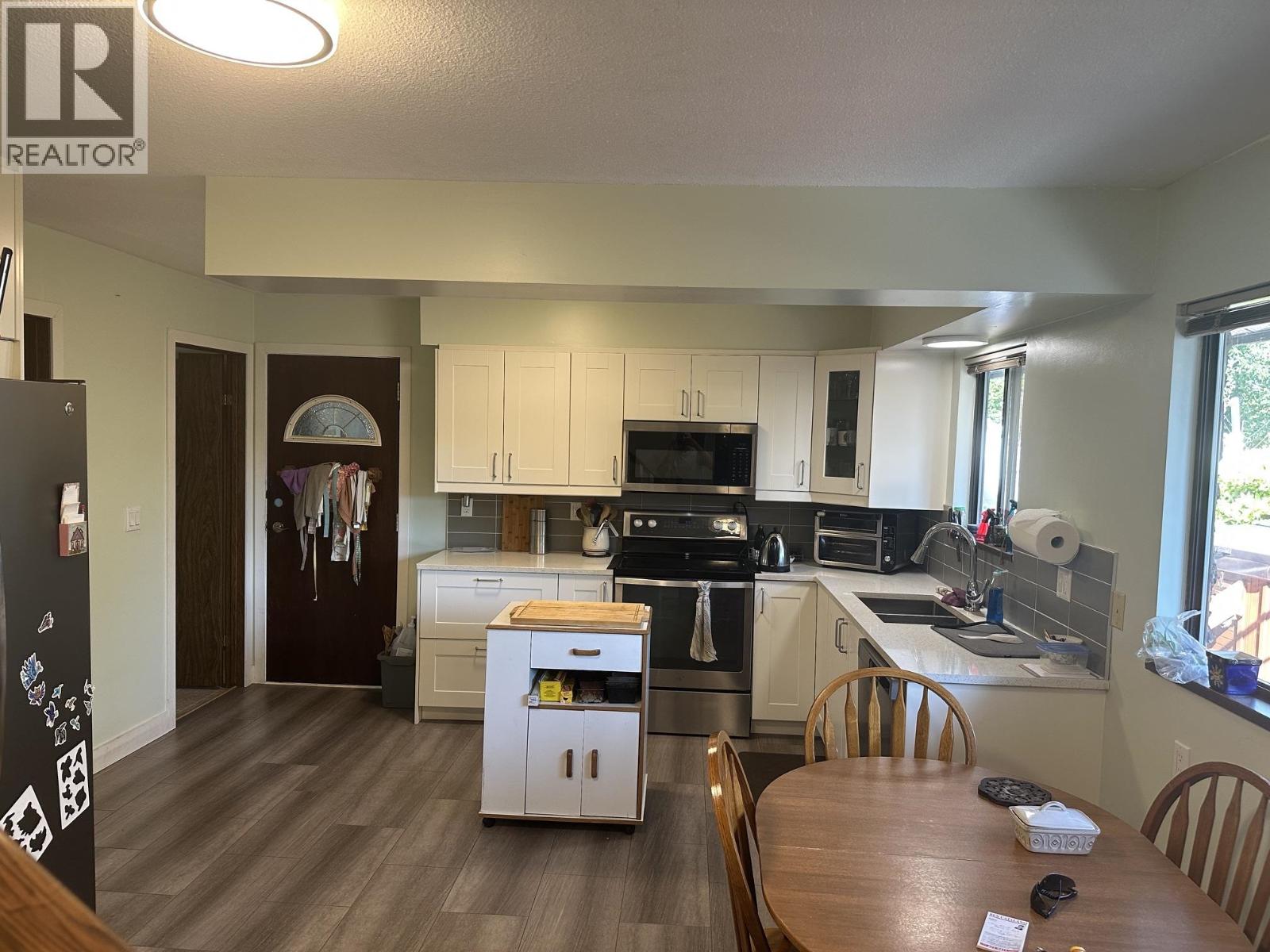 1902 TAYLOR STREET, Port Coquitlam
