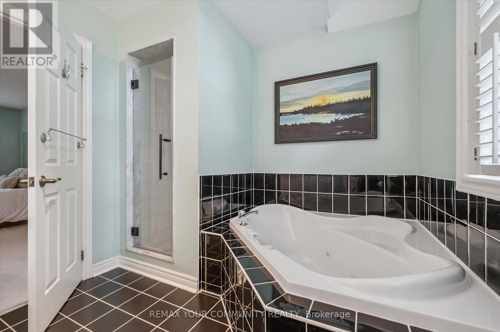 428 UNION STREET W - Image 34