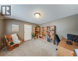 Living room - 128 Colley Street, Warfield, BC V1R2M2 Photo 19