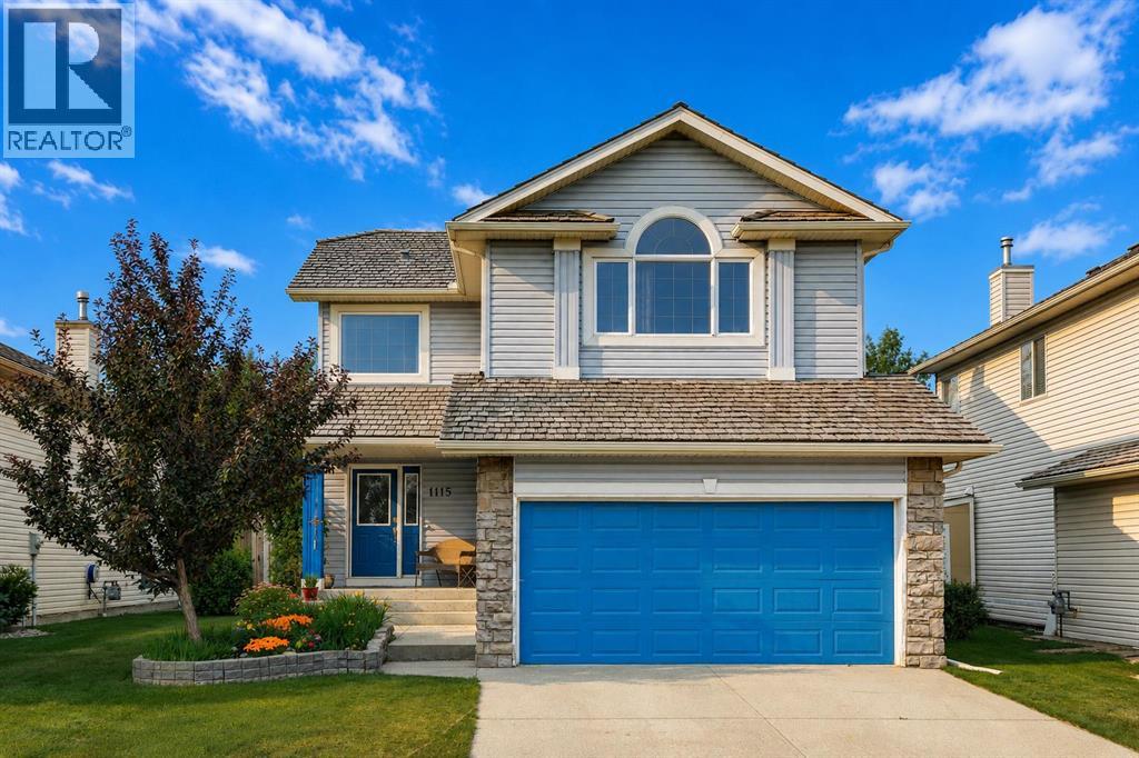1115 Woodside Way NW, Woodside, Airdrie photo 1