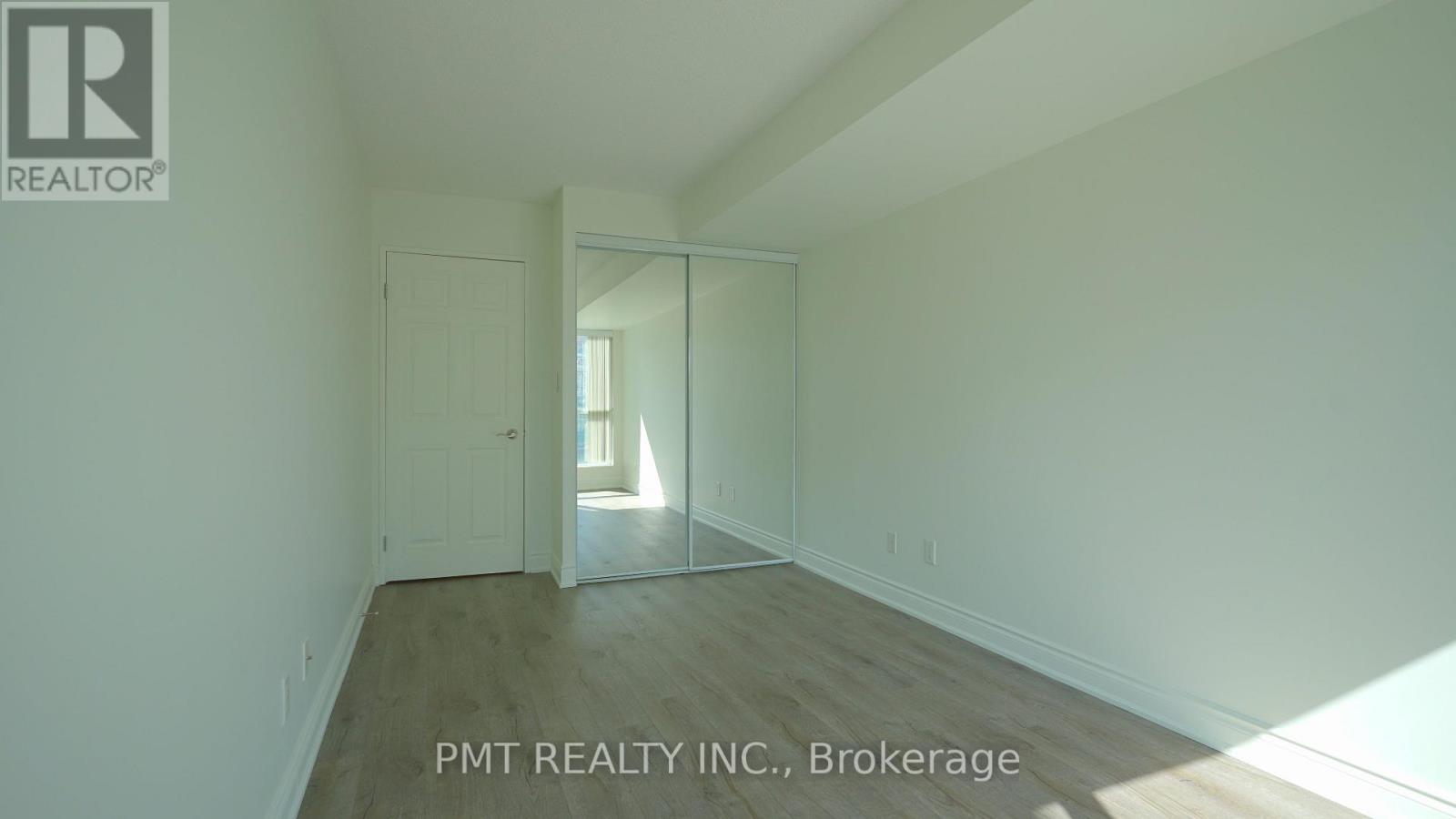 #803 230 KING STREET E - 29