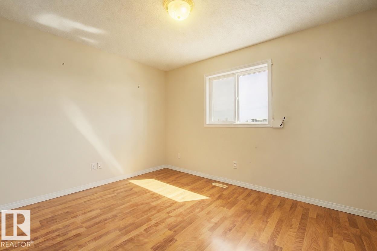 3203 23 ST NW - 49