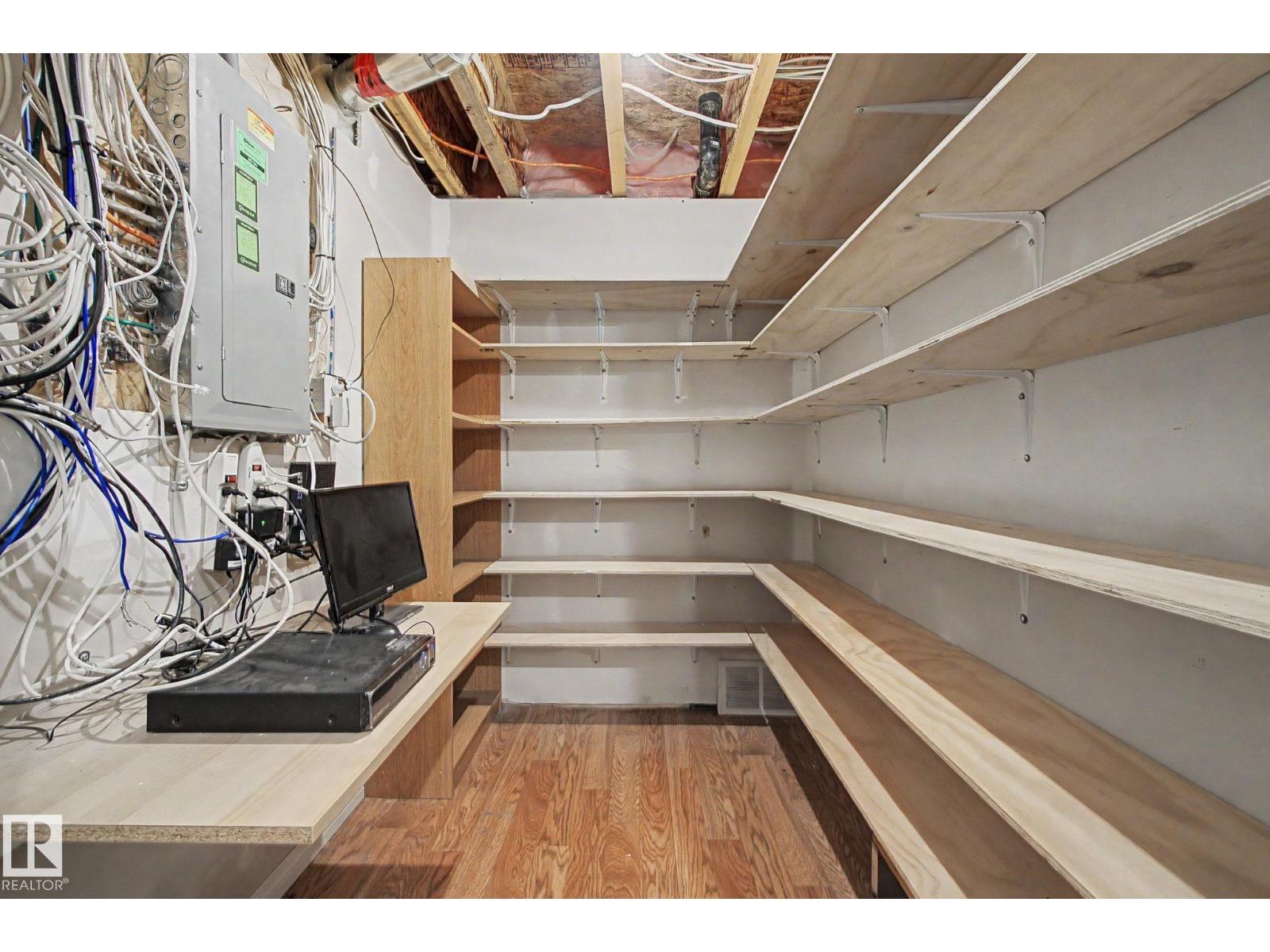 3203 23 ST NW - 67