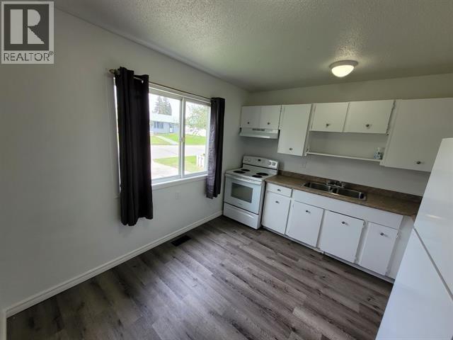 834 EWERT STREET - 5