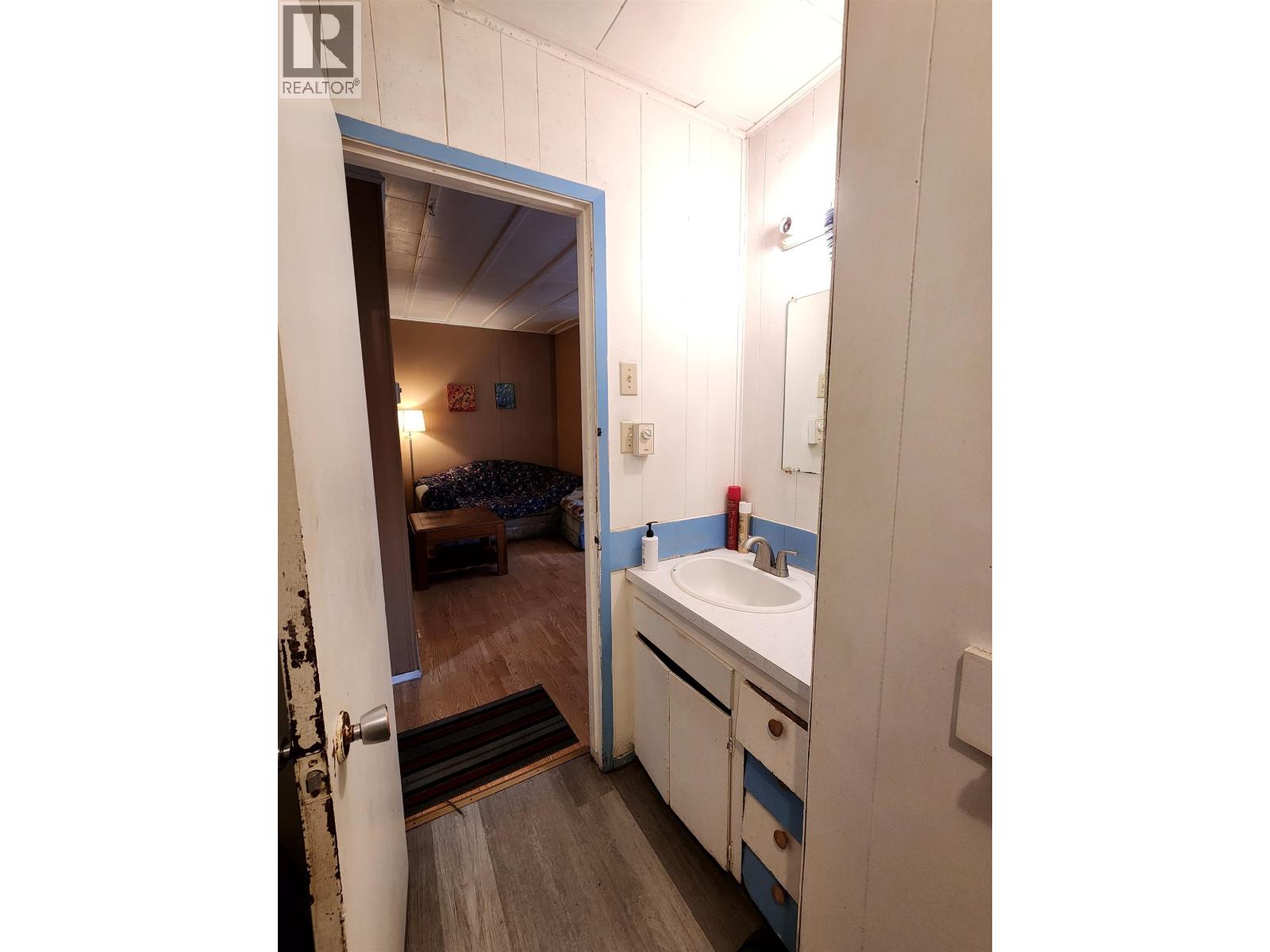 1944 POPLAR AVENUE - 13