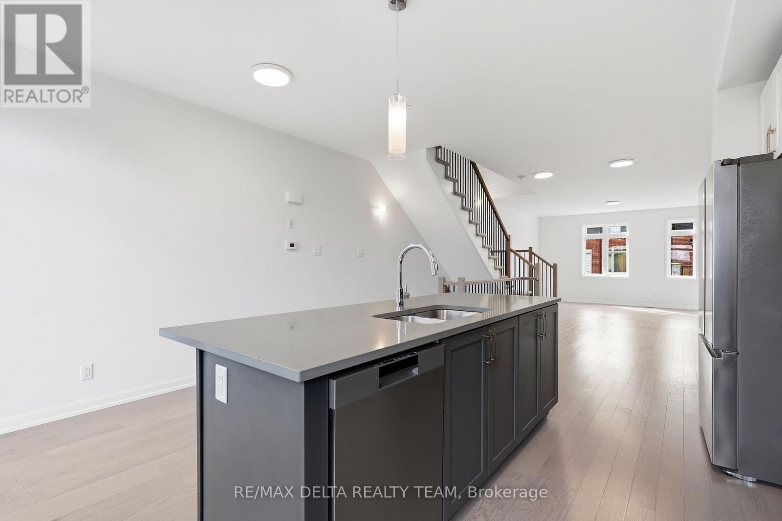 561 HALO PRIVATE - Image 16