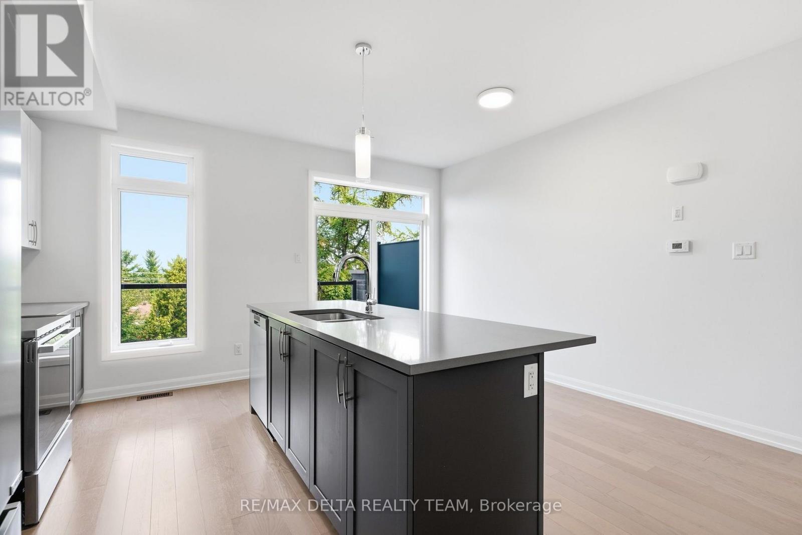 561 HALO PRIVATE - Image 14