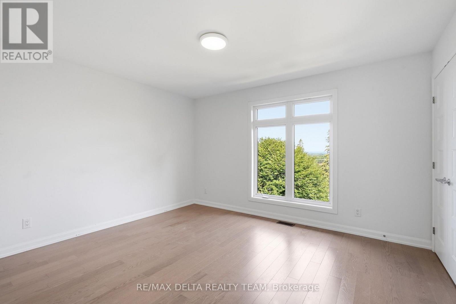 561 HALO PRIVATE - Image 25
