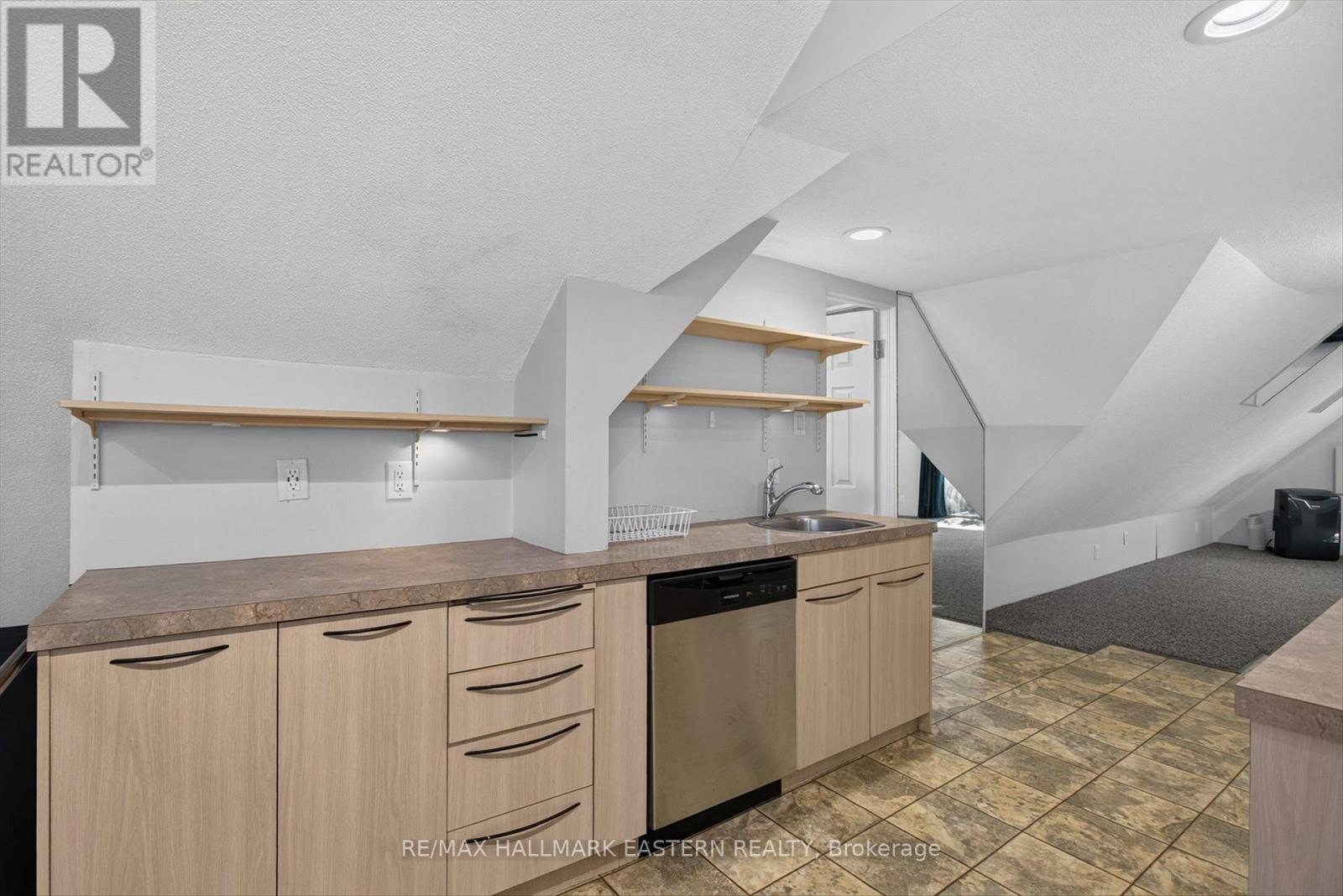 183 AYLMER STREET N - Image 36