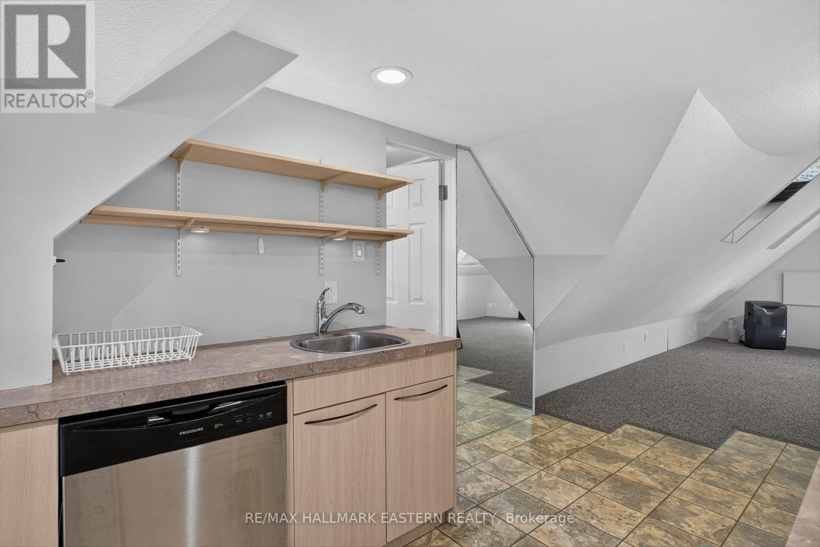 183 AYLMER STREET N - 39