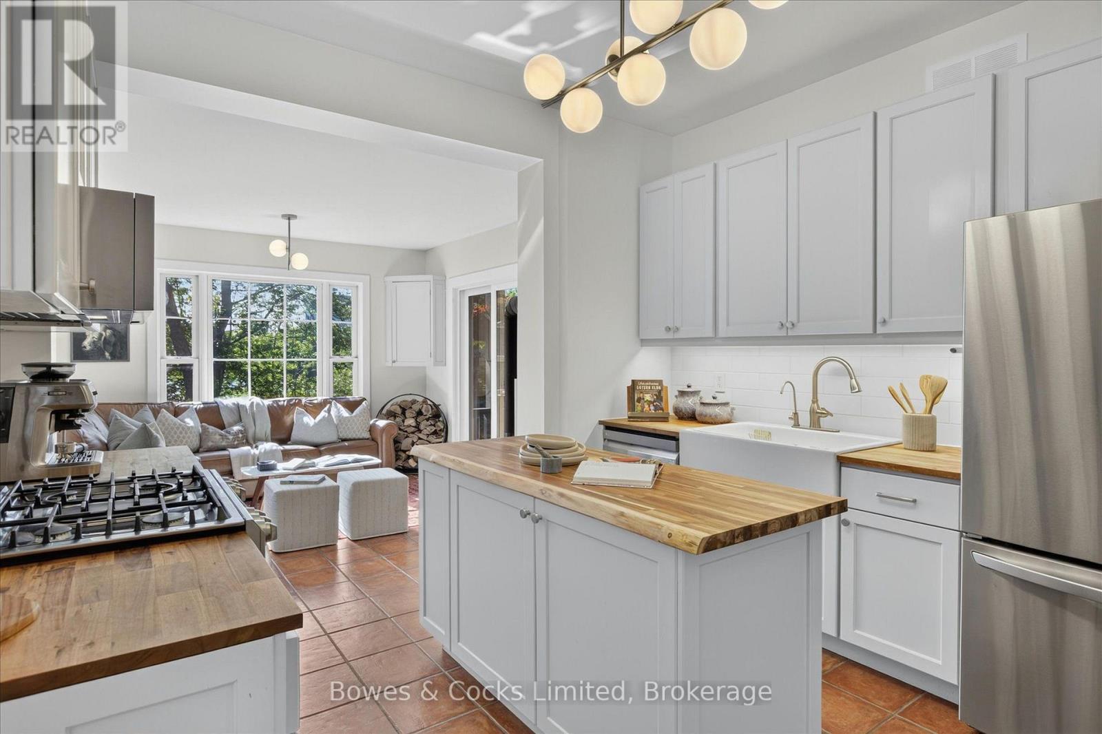 251 ENGLEBURN AVENUE - Image 16